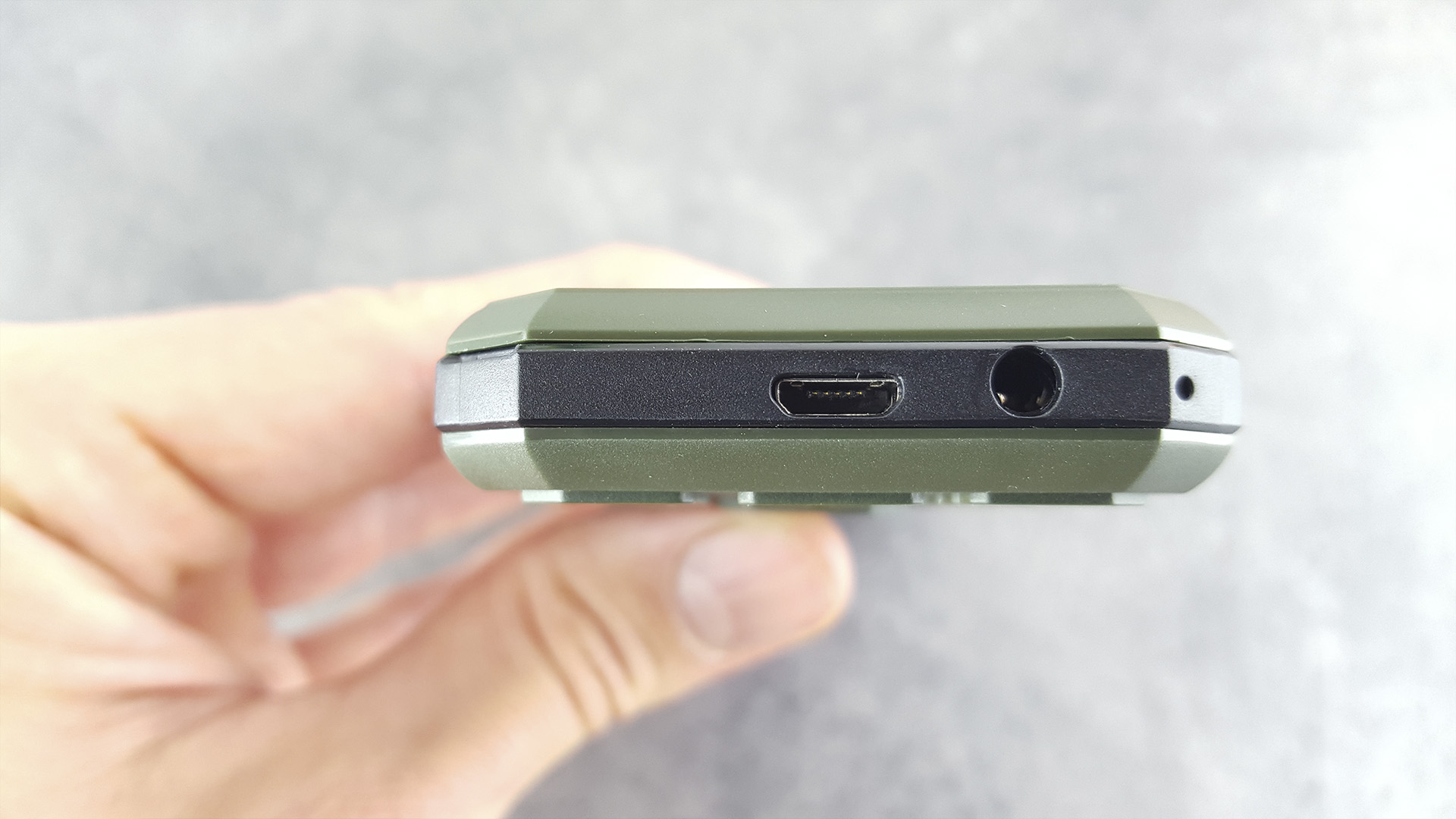 INOI 244Z military phone overview from below