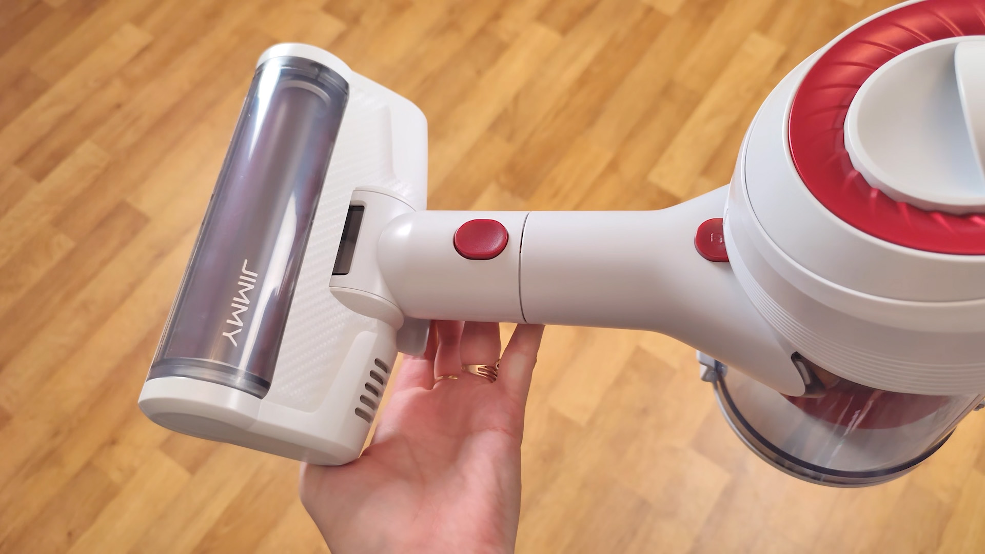 Jimmy JV51 cordless vacuum cleaner review - turbo wool brush
