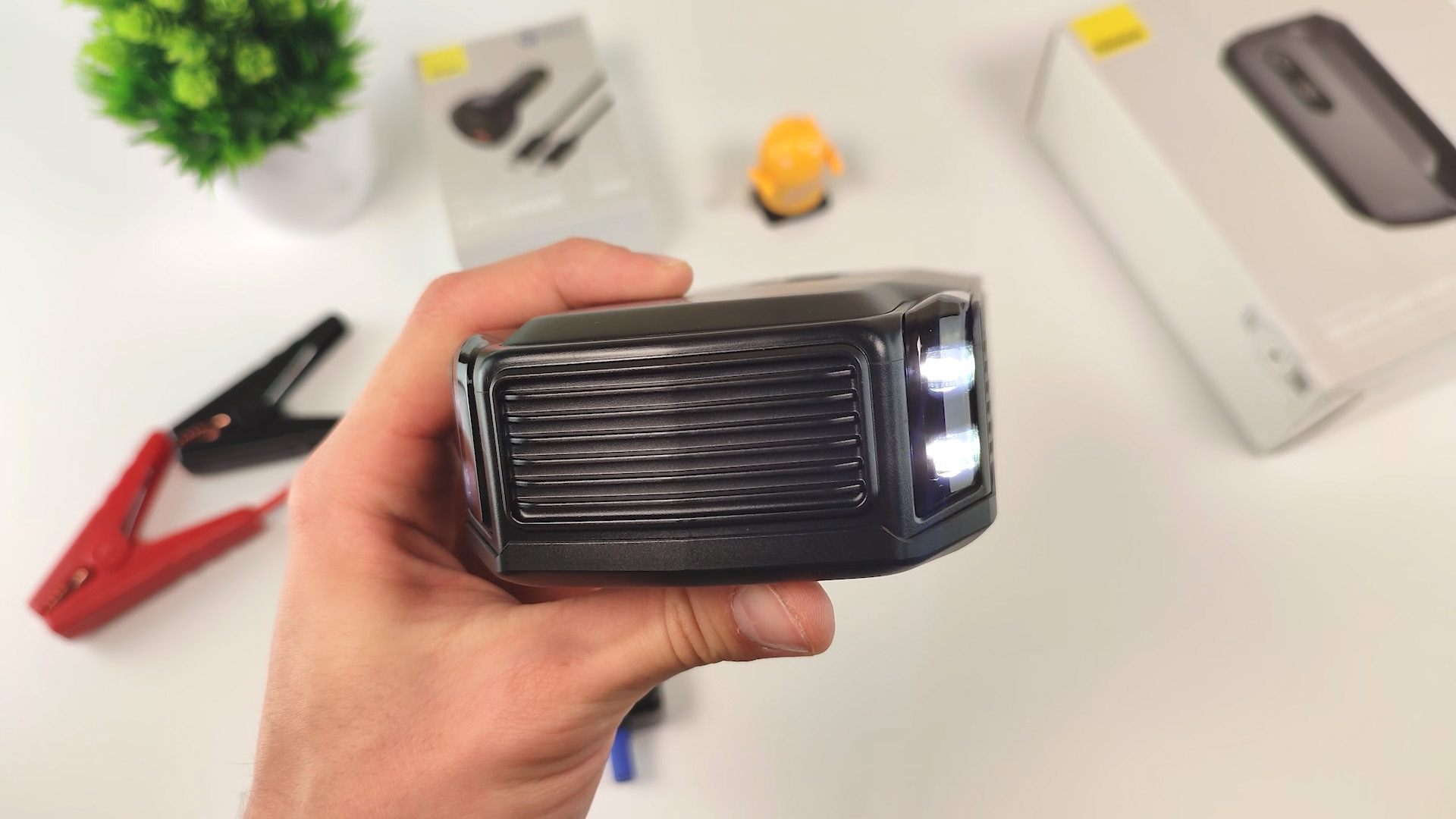 Obzor-Baseus Car Jump Starter headlight flashlight